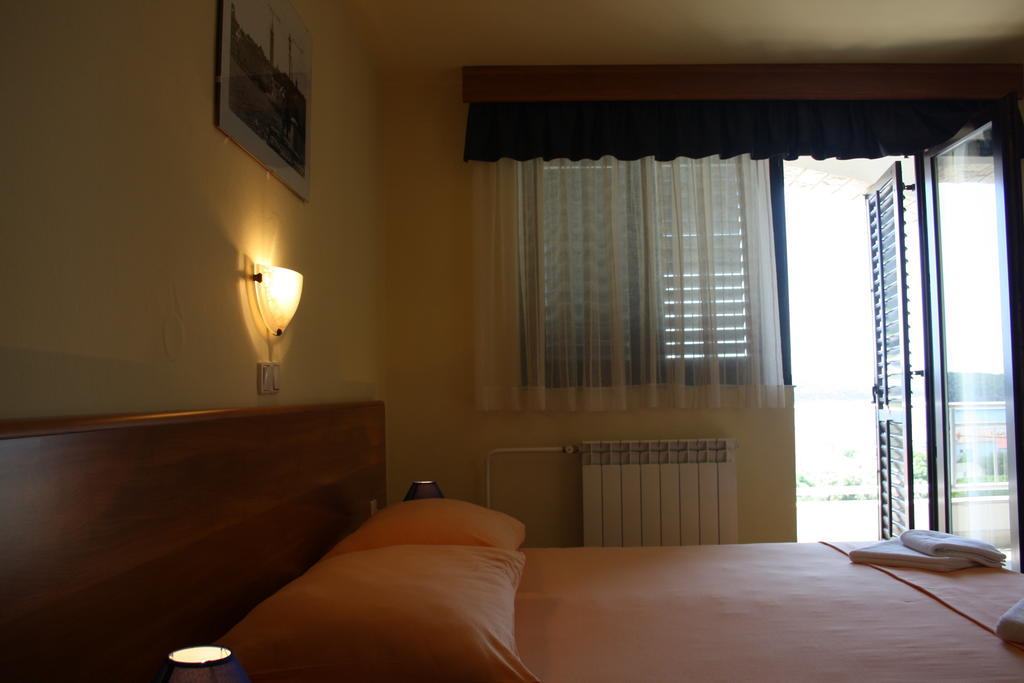 Apartments Villa Olga Rab Town Szoba fotó