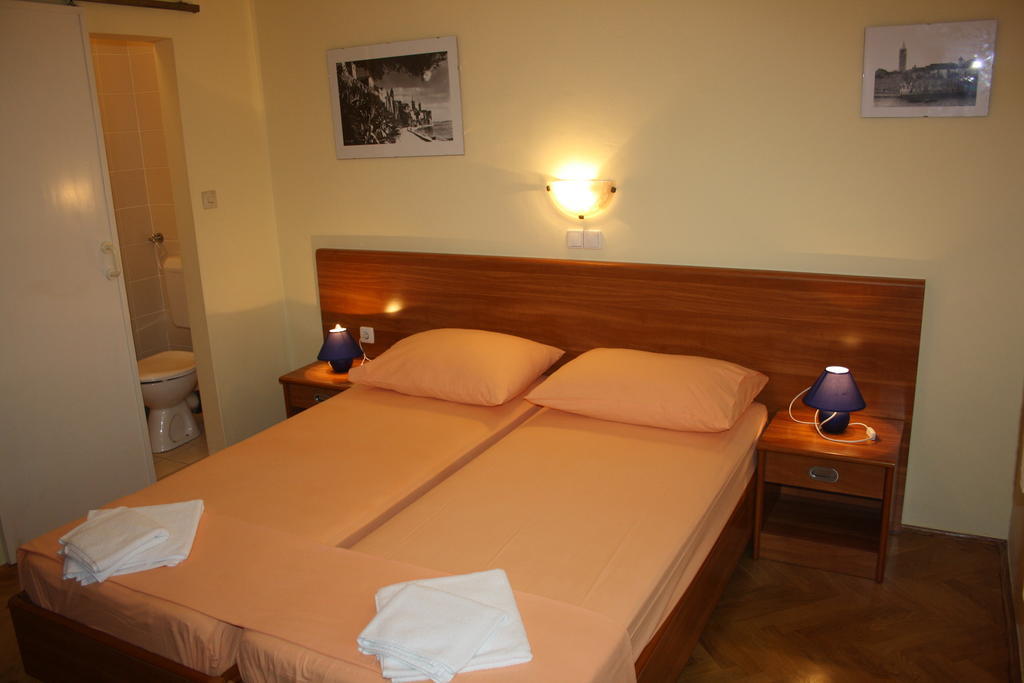 Apartments Villa Olga Rab Town Szoba fotó